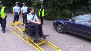 Niemiecka policjanta na symulatorze zderzeń