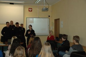 Policyjni „profilaktycy” w gimnazjum