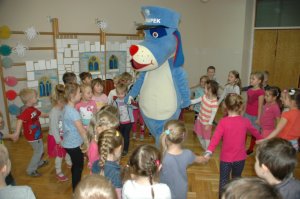 Policjantka na spotkaniu z przedszkolakami