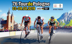 Zdjęcie kolorowe: plakat Tour de Pologne przedstawiający trzech ścigających się ze sobą kolarzy z napisem Tour de Pologne