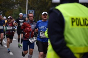 zdjęcie kolorowe: śląscy policjanci podczas zabezpieczenia XI Silesia Marathon