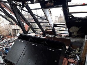 zdjęcie kolorowe: spalone mieszkanie policjanta