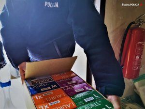 zdjęcie kolorowe: Środki ochrony sanitarnej przeznaczone dla policjantów garnizonu śląskiego