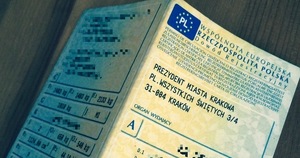 zdjęcie kolorowe: dowód rejestracyjny