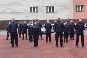 zdjęcie kolorowe: policjanci Komisariatu VI Policji w Katowicach