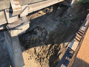 zdjęcie kolorowe: osunięcie ziemi przy wiadukcie na ul. Pszczyńskiej w Katowicach - Giszowcu