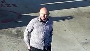 zdjęcie kolorowe: mężczyzna podejrzewany o kradzież samochodu