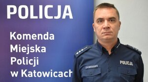 zdjęcie kolorowe: dzielnicowy rejonu nr 30 starszy aspirant Arkadiusz Olejniczak