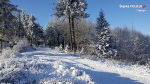 zdjęcie kolorowe: wejście na górę Czantoria w zimowej scenerii
