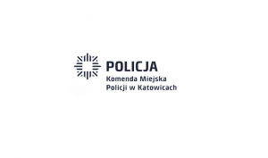 zdjęcie kolorowe: na białym tle napis o treści Komenda Miejska Policji w Katowicach