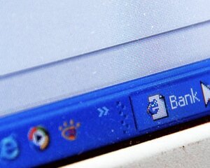 zdjęcie kolorowe: monitor komputera