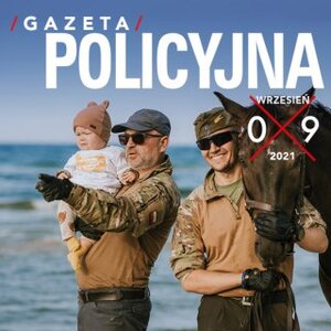zdjęcie kolorowe: dwóch policjantów, koń służbowy i dziecko - okładka wrześniowej Gazety Policyjnej