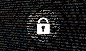 zdjęcie kolorowe: grafika na czarnym tle biała zamknięta kłódka