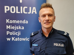 zdjęcie kolorowe: starszy sierżant Konrad Filipowicz dzielnicowy rejonu służbowego numer 72