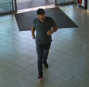 zdjęcie kolorowe: mężczyzna podejrzewany o kradzież laptopa