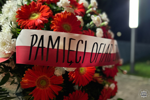 zdjęcie kolorowe: wieniec kwiatów