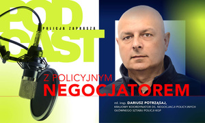 zdjęcie kolorowe: okładka podcastu przedstawiająca policyjnego negocjatora