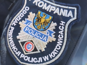 zdjęcie kolorowe: naszywka na mundur Oddziału Prewencji Policji w Katowicach