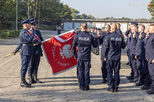 zdjęcie kolorowe: uroczyste ślubowanie nowych policjantów