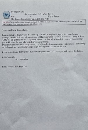 na zdjęciu podziękowania dla policjantów