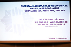 na zdjęciu wyświetlona prezentacja z narady kierownictwa wydziałów ruchu drogowego