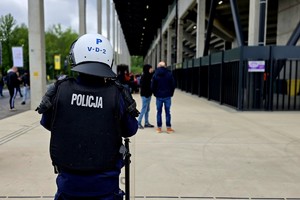 Na zdjęciu policjanci podczas zabezpieczenia