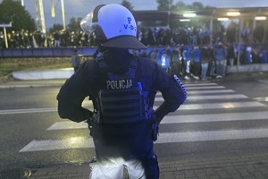Na zdjęciu policjanci podczas zabezpieczenia