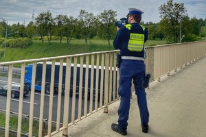 Policjant podczas prowadzonych działań