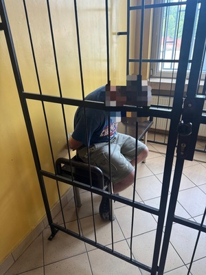 na zdjęciu widoczny zatrzymany