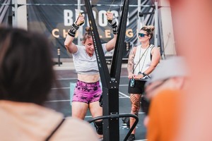 Na zdjęciu policjantka podczas zawodów