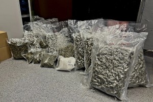 Na zdjęciu zabezpieczone narkotyki