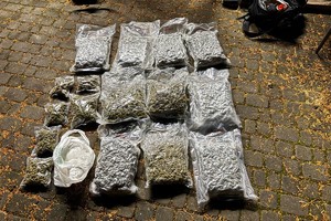 Na zdjęciu zabezpieczone narkotyki