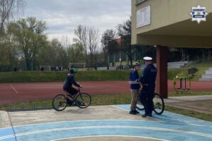 policjant i uczestnik