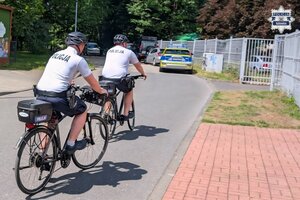 policjanci na rowerach