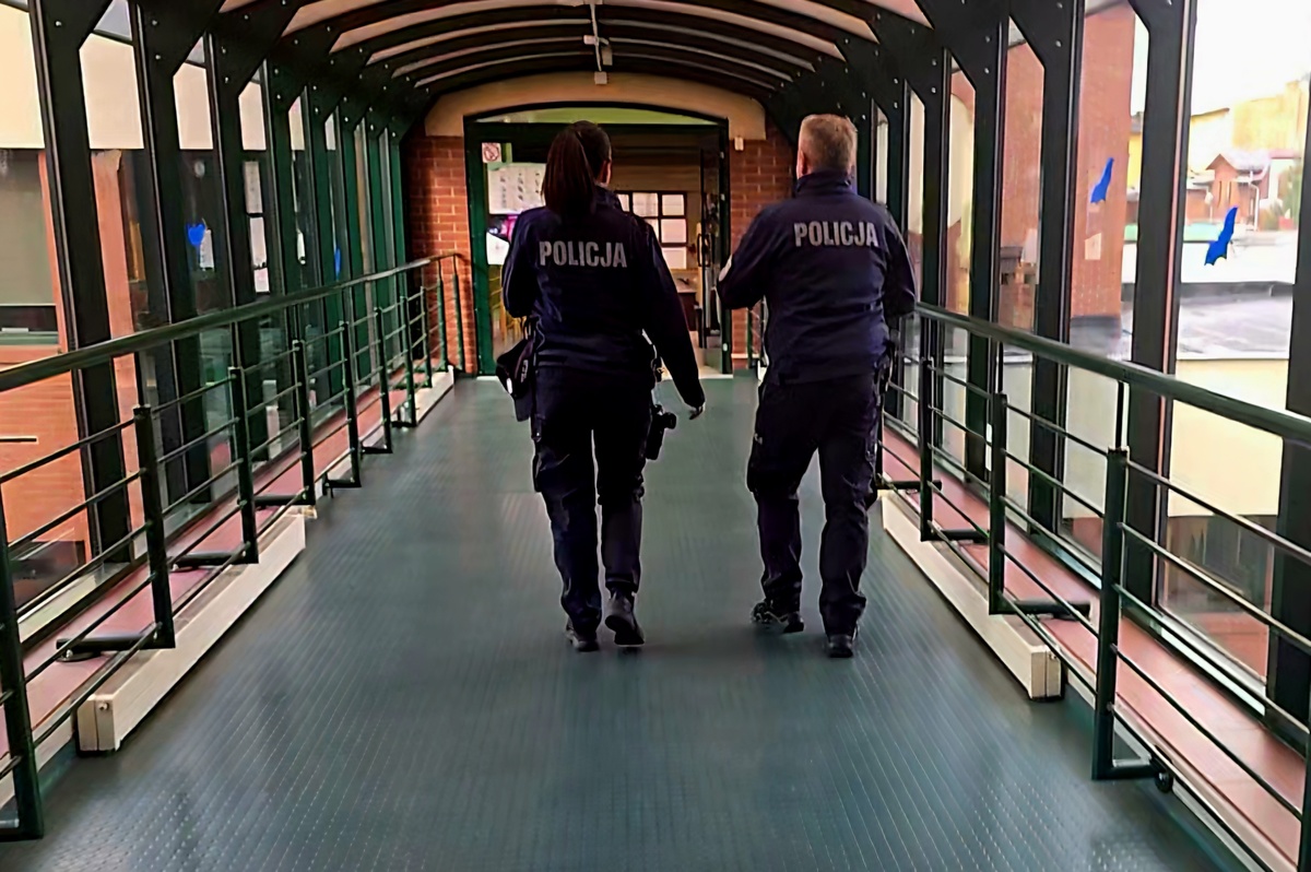 Zwiększone patrole Policji w rejonach katowickich szkół
